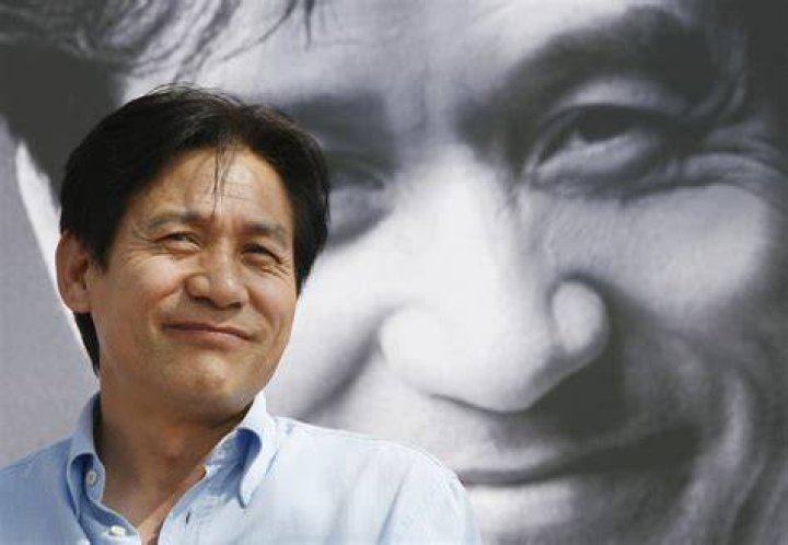 Ahn Sung-ki Biography, Age, Height, Wife, Net Worth, Family