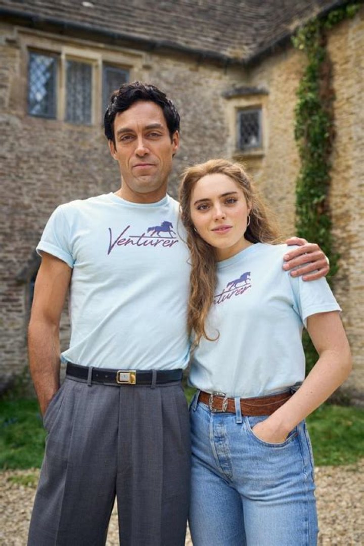Alex Hassell Biography, Age, Height, Wife, Net Worth, Family