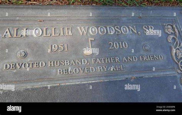 Ali-Ollie Woodson Biography, Age, Height, Wife, Net Worth, Family