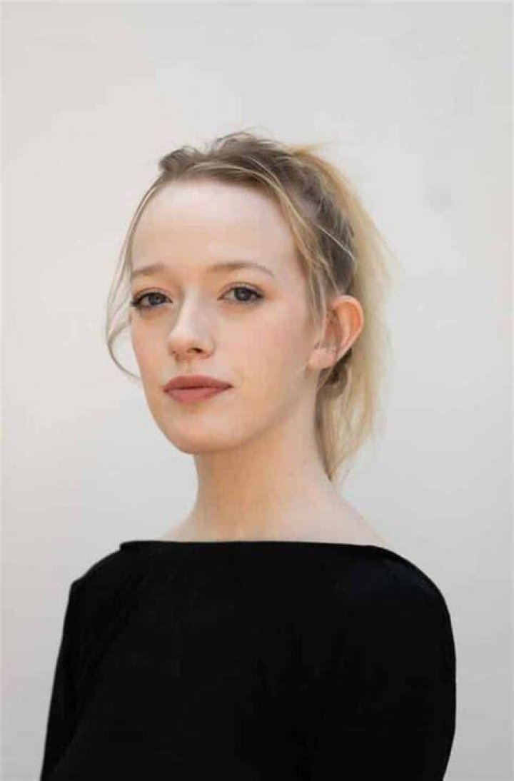 Amybeth McNulty Biography, Age, Height, Husband, Net Worth, Family