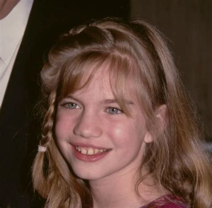 Anna Chlumsky biografía, edad, altura, esposa, net worth, familia