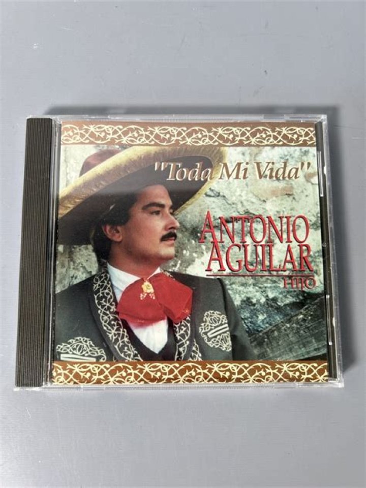 Antonio Aguilar, hijo biografía, edad, altura, esposo, net worth, familia