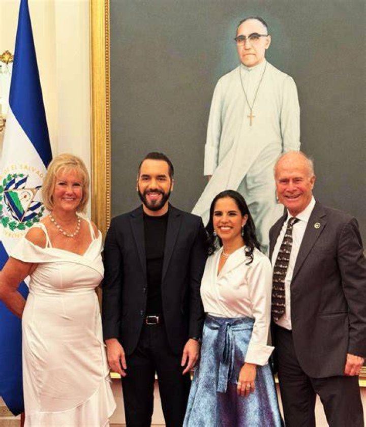 Armando Bukele Kattán biografía, edad, altura, esposo, net worth, familia