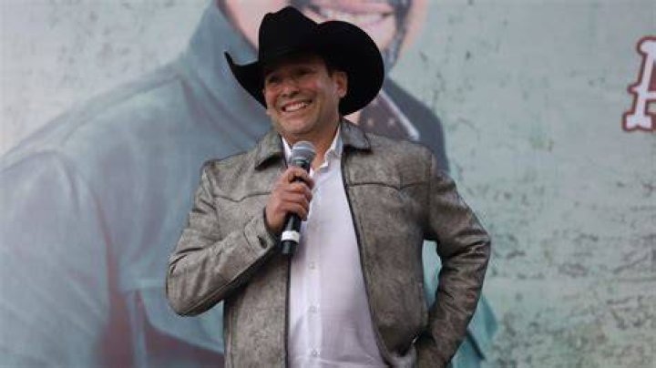 Bobby Pulido biografía, edad, altura, esposo, net worth, familia