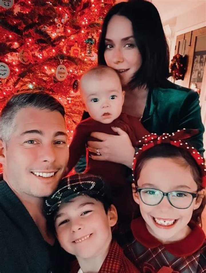 Brian Hallisay Biography, Age, Height, Wife, Net Worth, Family