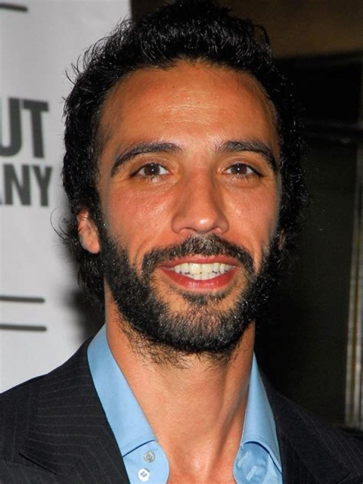 Carlos Leon Biography, Age, Height, Wife, Net Worth, Family