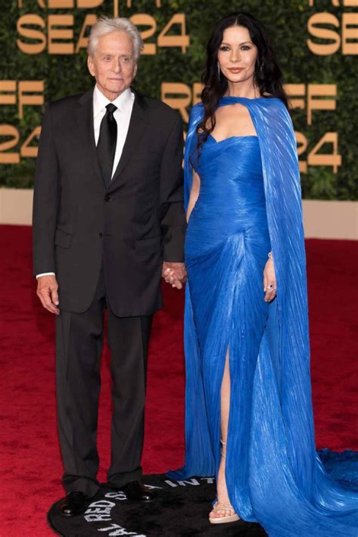 Catherine Zeta-Jones Biography, Age, Height, Husband, Net Worth, Family