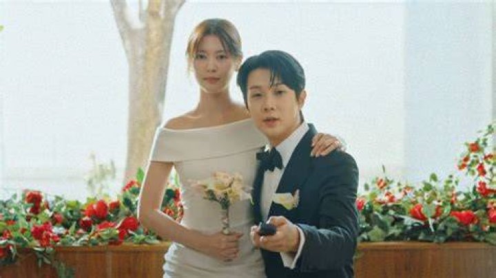 Choi Woo-shik Biography, Age, Height, Wife, Net Worth, Family