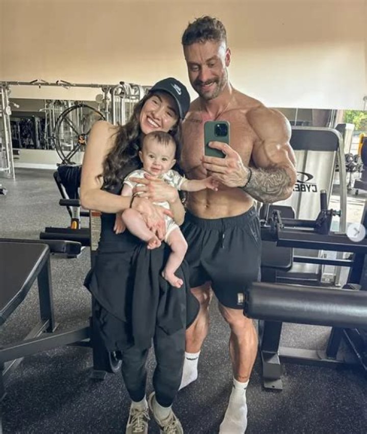 Chris Bumstead Biography, Age, Height, Wife, Net Worth, Family