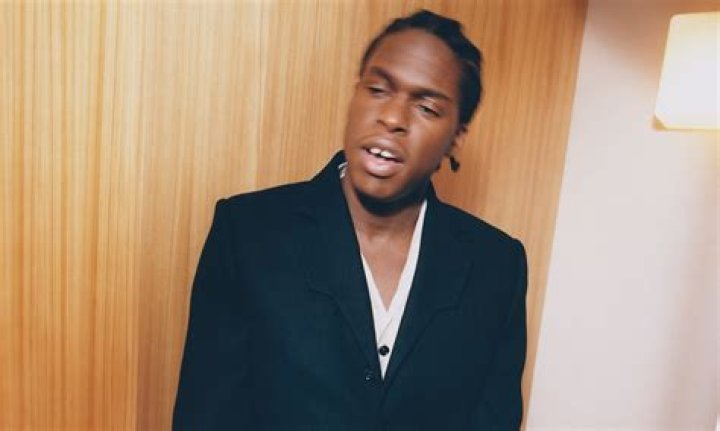 Daniel Caesar Biography, Age, Height, Wife, Net Worth, Family