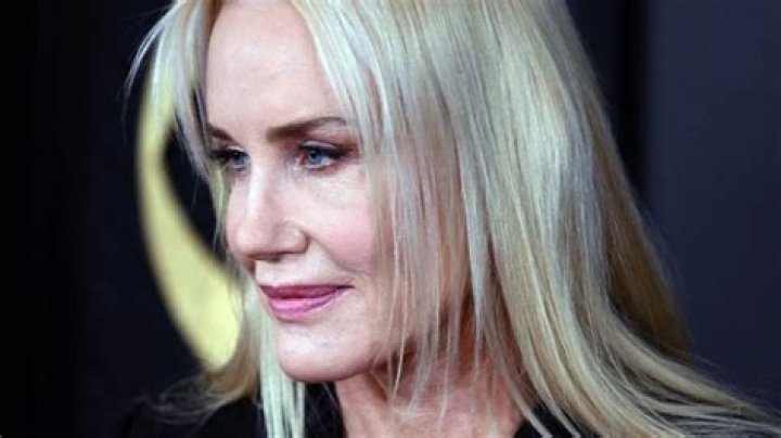 Daryl Hannah Biography, Age, Height, Husband, Net Worth, Family