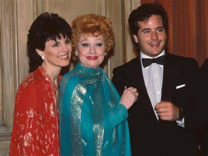 Desi Arnaz Biography, Age, Height, Wife, Net Worth, Family