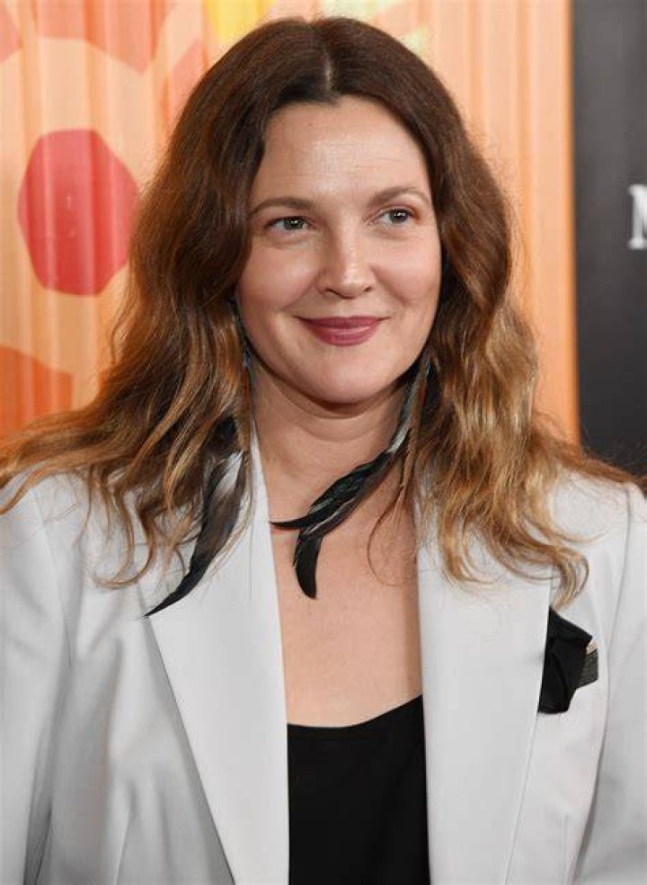 Drew Barrymore Biography, Age, Height, Husband, Net Worth, Family