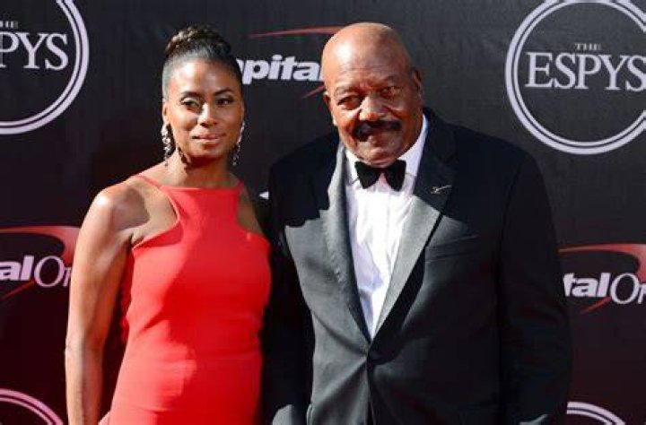 DuShon Monique Brown Biography, Age, Height, Husband, Net Worth, Family