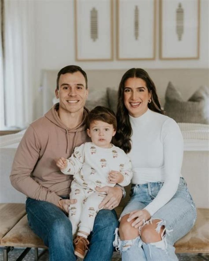 Elyfer Torres Biography, Age, Height, Husband, Net Worth, Family