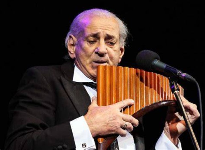 Gheorghe Zamfir biografía, edad, altura, esposo, net worth, familia