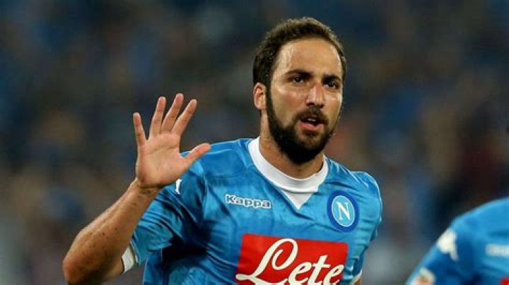 Gonzalo Higuaín Biography, Age, Height, Wife, Net Worth, Family