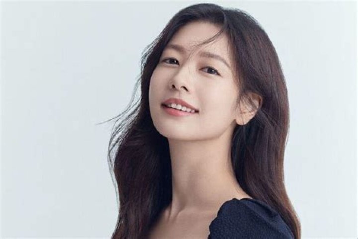 Hwang Jung-min Biography, Age, Height, Wife, Net Worth, Family