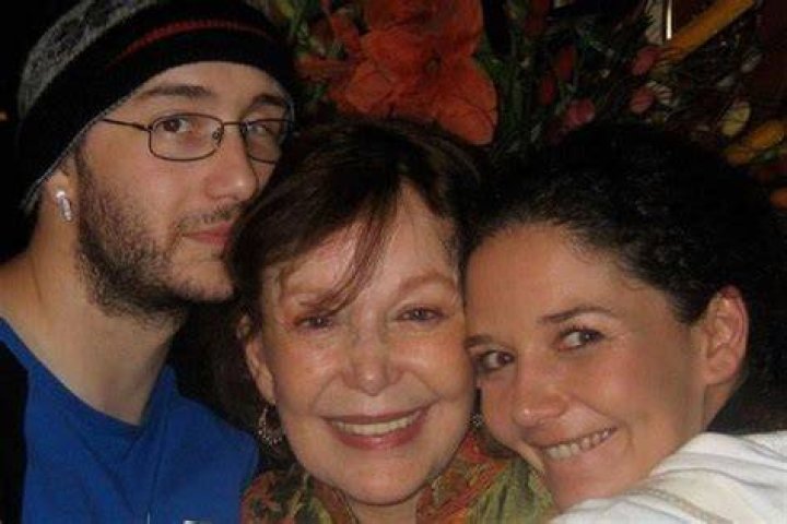 Irma Lozano biografía, edad, altura, esposa, net worth, familia