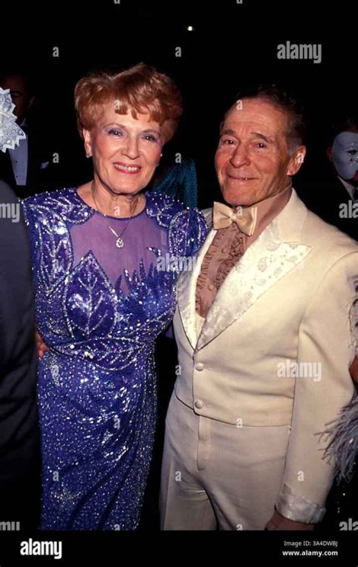 Jack LaLanne Biography, Age, Height, Wife, Net Worth, Family