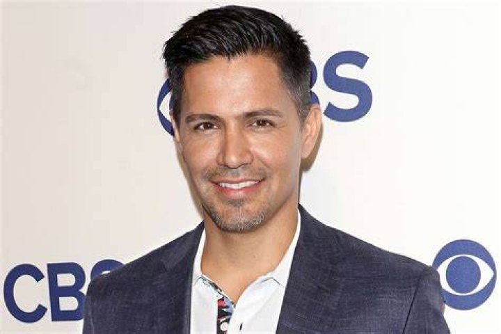 Jay Hernandez Biography, Age, Height, Wife, Net Worth, Family