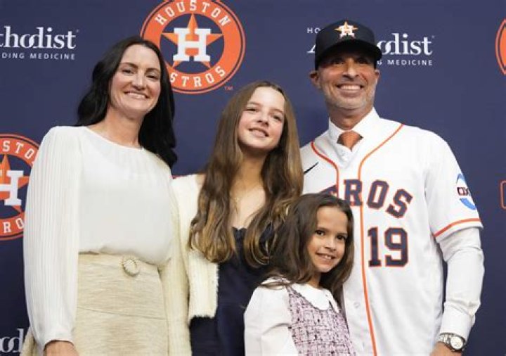 Joe Espada Biography, Age, Height, Wife, Net Worth, Family