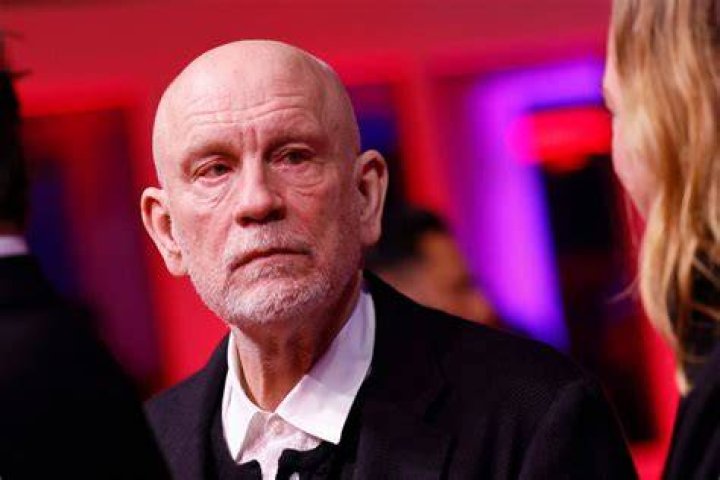 John Malkovich Biography, Age, Height, Wife, Net Worth, Family