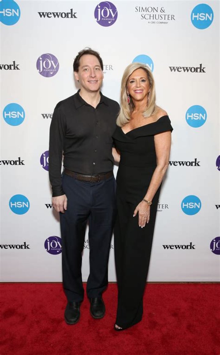 Joy Mangano Biography, Age, Height, Husband, Net Worth, Family