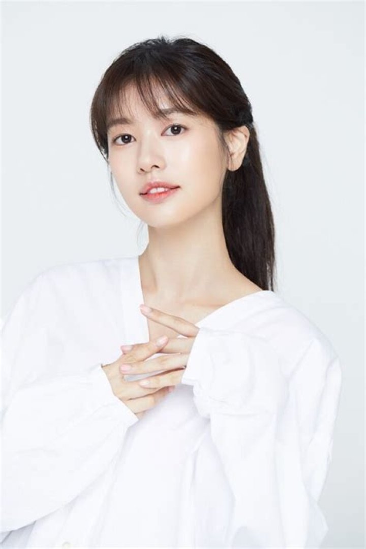 Jung So-min Biography, Age, Height, Husband, Net Worth, Family