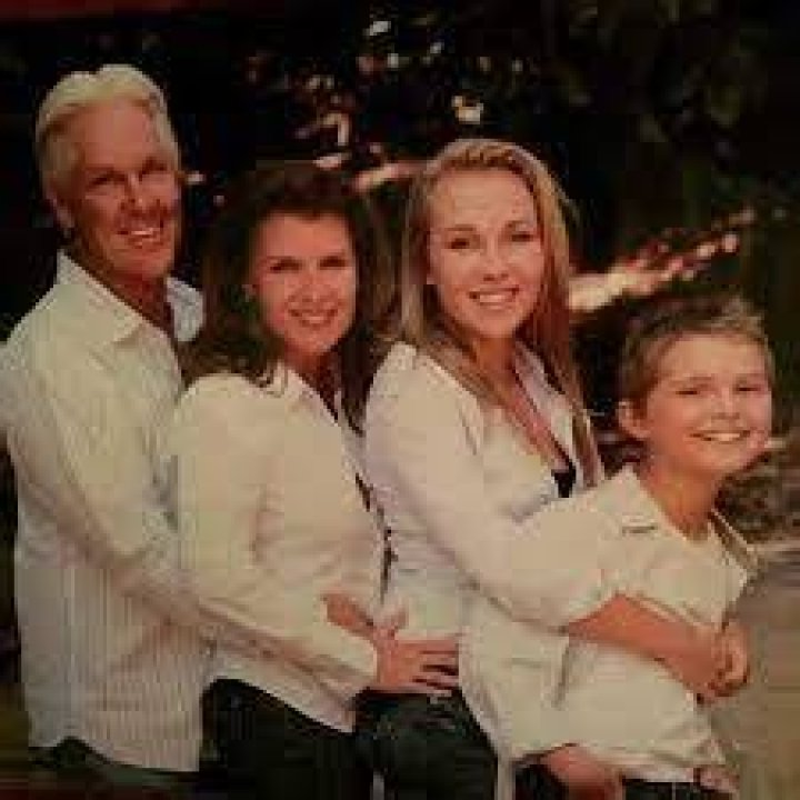 Kimberlin Brown Biography, Age, Height, Husband, Net Worth, Family