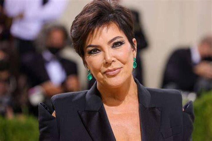 Kris Jenner Biography, Age, Height, Husband, Net Worth, Family