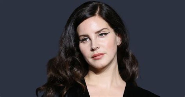 Lana Del Rey Biography, Age, Height, Husband, Net Worth, Family