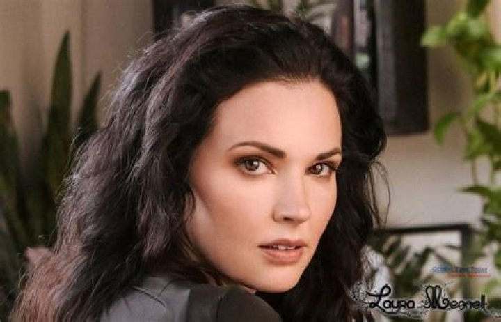 Laura Mennell Biography, Age, Height, Husband, Net Worth, Family