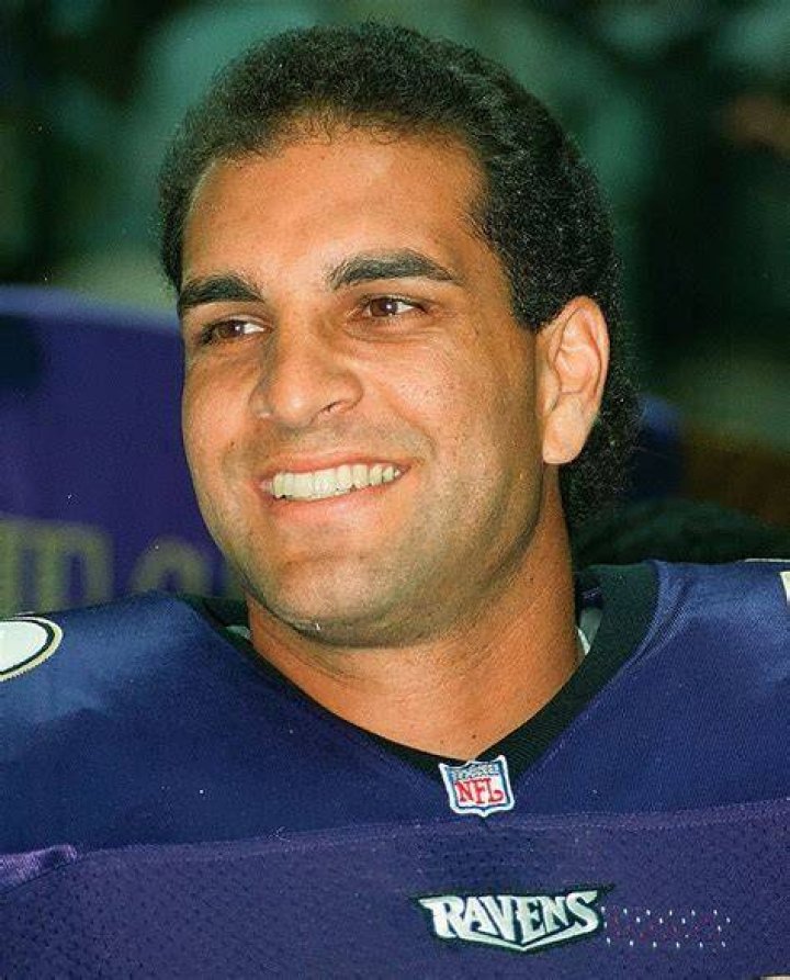 Laveranues Coles Biography, Age, Height, Wife, Net Worth, Family