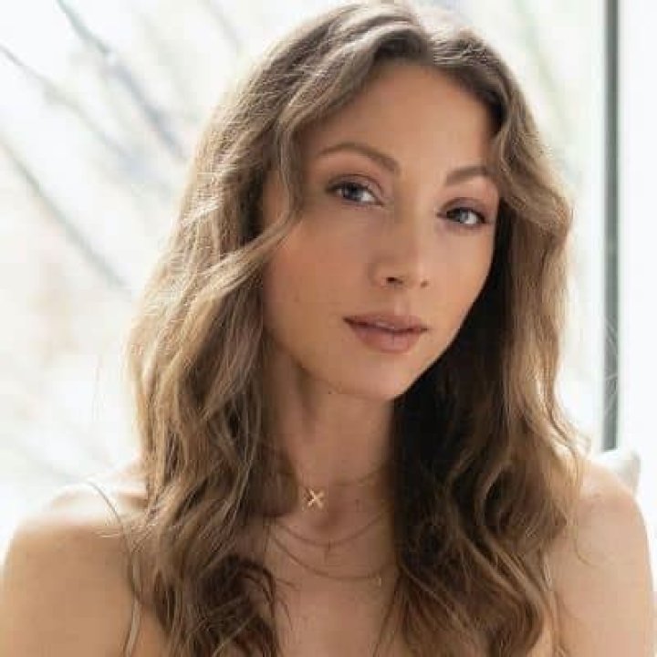 Leah Gibson Biography, Age, Height, Husband, Net Worth, Family
