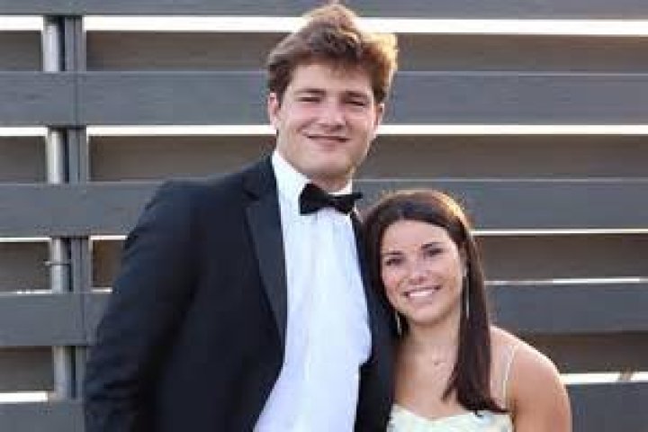 Lee R. Mayes Biography, Age, Height, Wife, Net Worth, Family