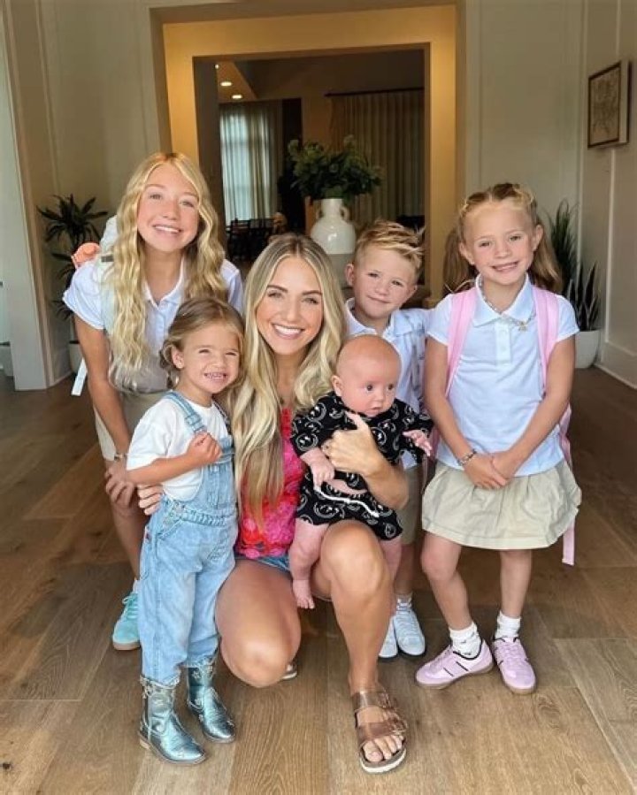Leslie Van Houten Biography, Age, Height, Husband, Net Worth, Family