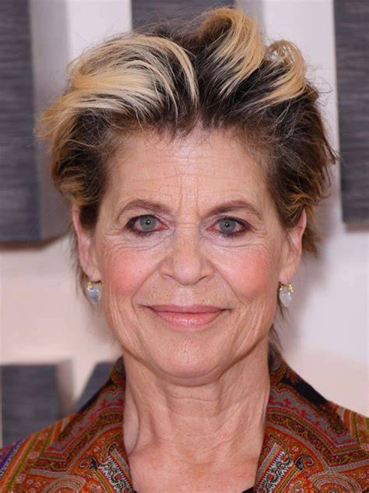 Linda Hamilton Biography, Age, Height, Husband, Net Worth, Family