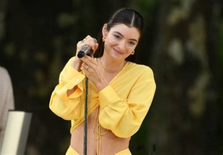 Lorde Biography, Age, Height, Husband, Net Worth, Family