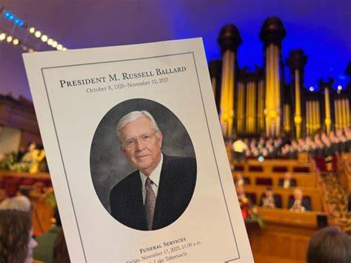 M. Russell Ballard biografía, edad, altura, esposo, net worth, familia