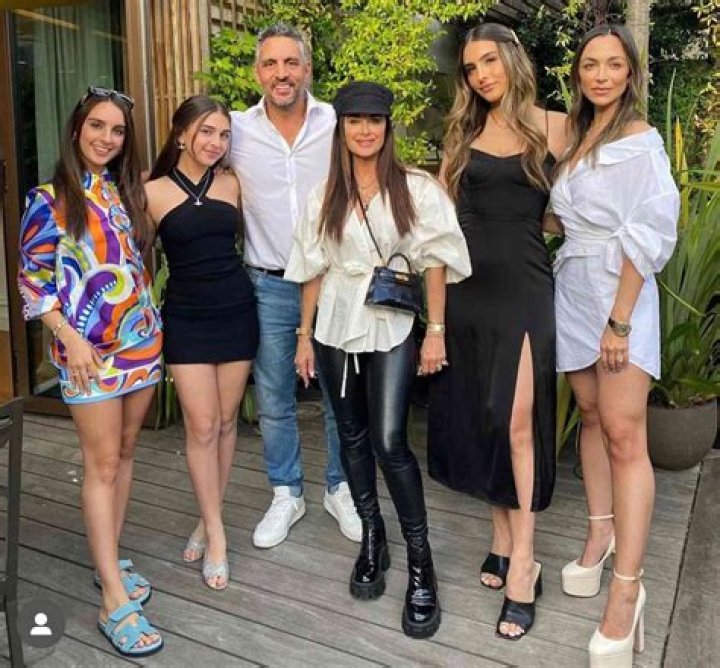 Mauricio Umansky Biography, Age, Height, Wife, Net Worth, Family