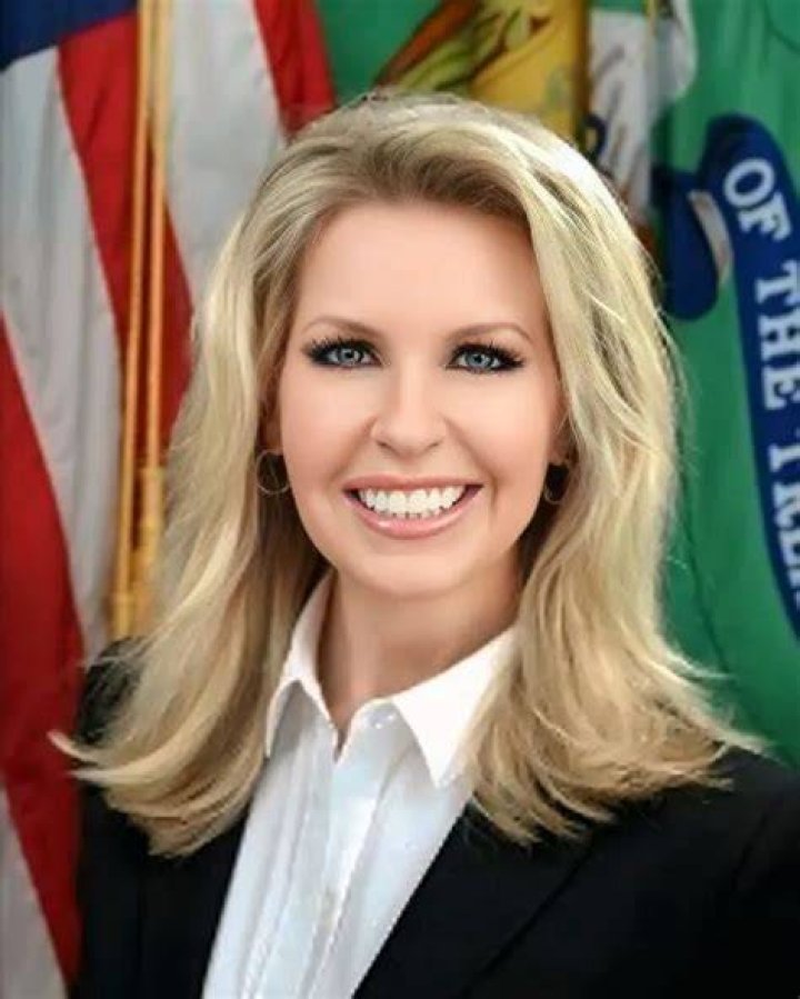 Monica Crowley Biography, Age, Height, Husband, Net Worth, Family