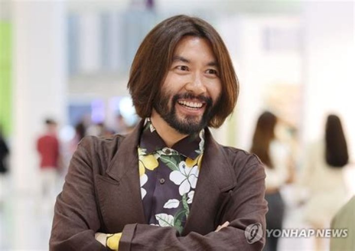 Noh Hong-chul Biography, Age, Height, Wife, Net Worth, Family
