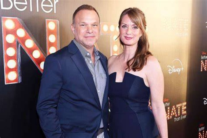 Norbert Leo Butz biografía, edad, altura, esposo, net worth, familia