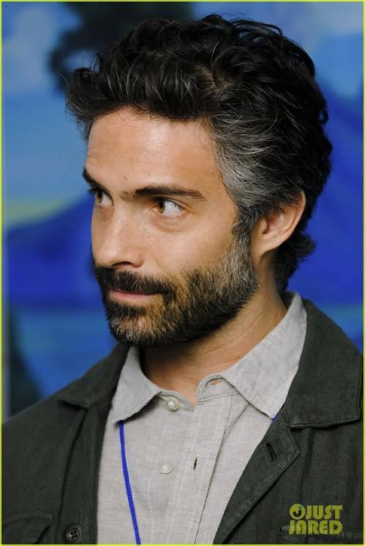 Osvaldo Benavides Biography, Age, Height, Wife, Net Worth, Family