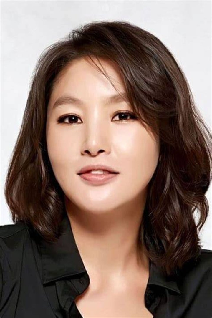 Park Ji-young Biography, Age, Height, Net Worth, Family