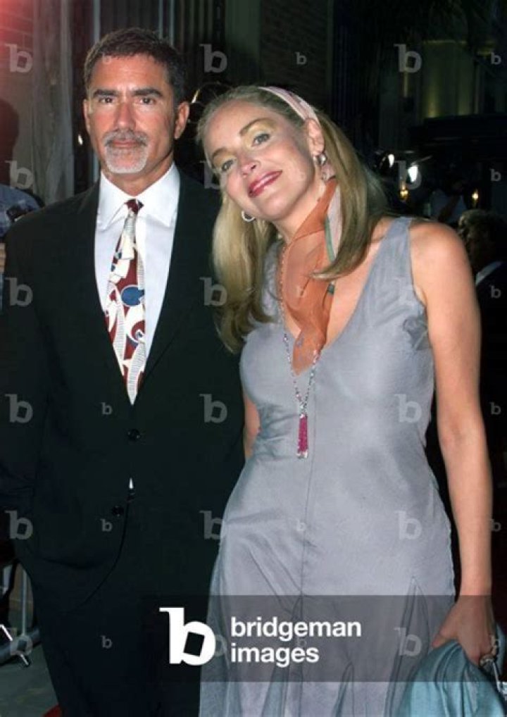 Phil Bronstein Biography, Age, Height, Wife, Net Worth, Family