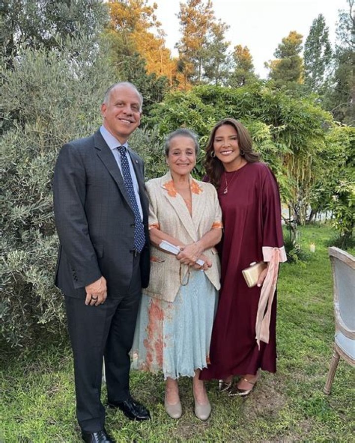 Princess Alia bint Hussein Biography, Age, Height, Husband, Net Worth, Family