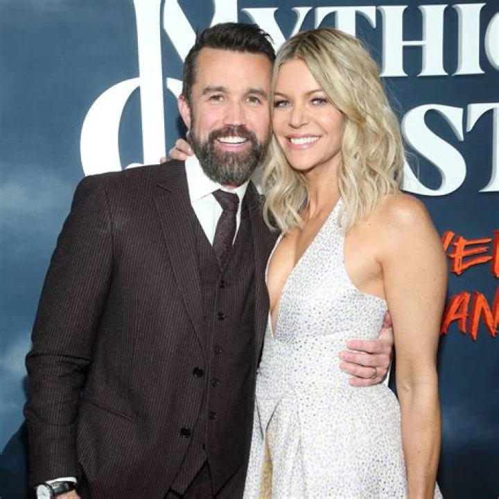Rob McElhenney Biography, Age, Height, Wife, Net Worth, Family