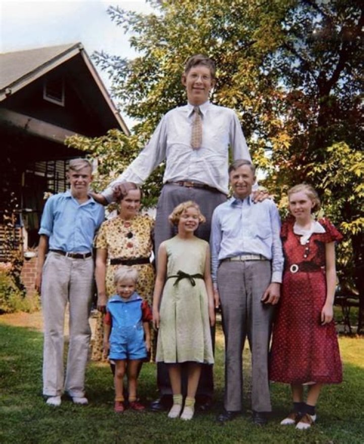 Robert Wadlow Biography, Age, Height, Wife, Net Worth, Family